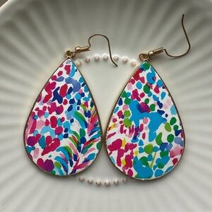 NWOT Bright color teardrop shaped earrings